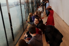 Warten im 13 Stock der Elbphilharmonie